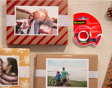 Embrulhos de presente personalizados com fotografias e decorações para uso do produto Fita Transparente Scotch®.